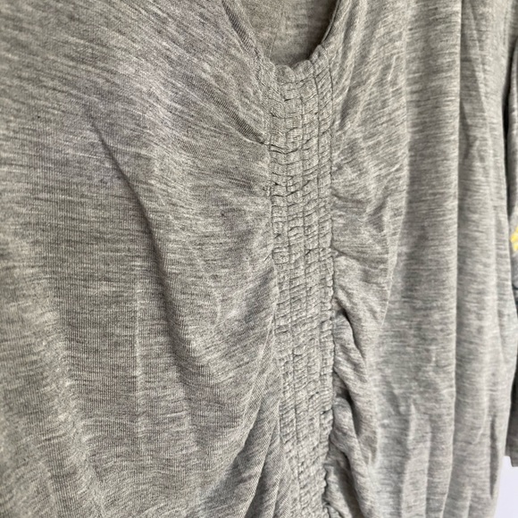 Gray embroidered floral butterfly sleeve top - Picture 4 of 6